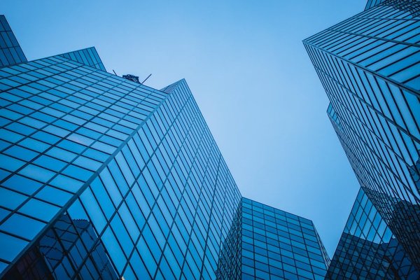 Quelles astuces pour choisir des montres élégantes qui s'adaptent à différents poignets?