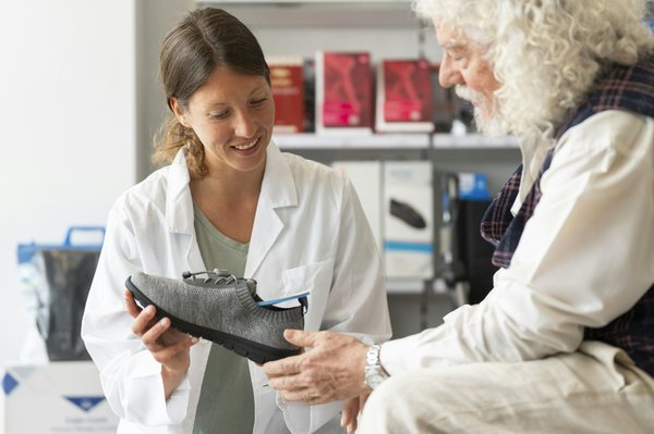 Chaussure orthopédique : confort et style par l'orthopédique